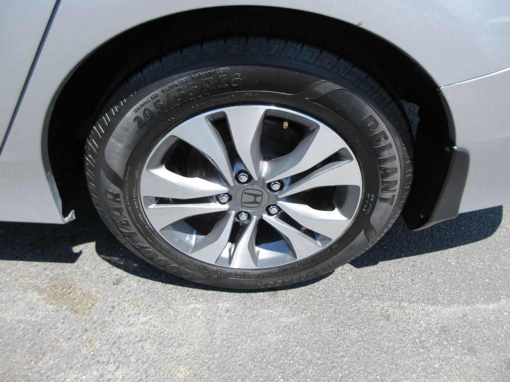 2013 Honda Accord Image 14
