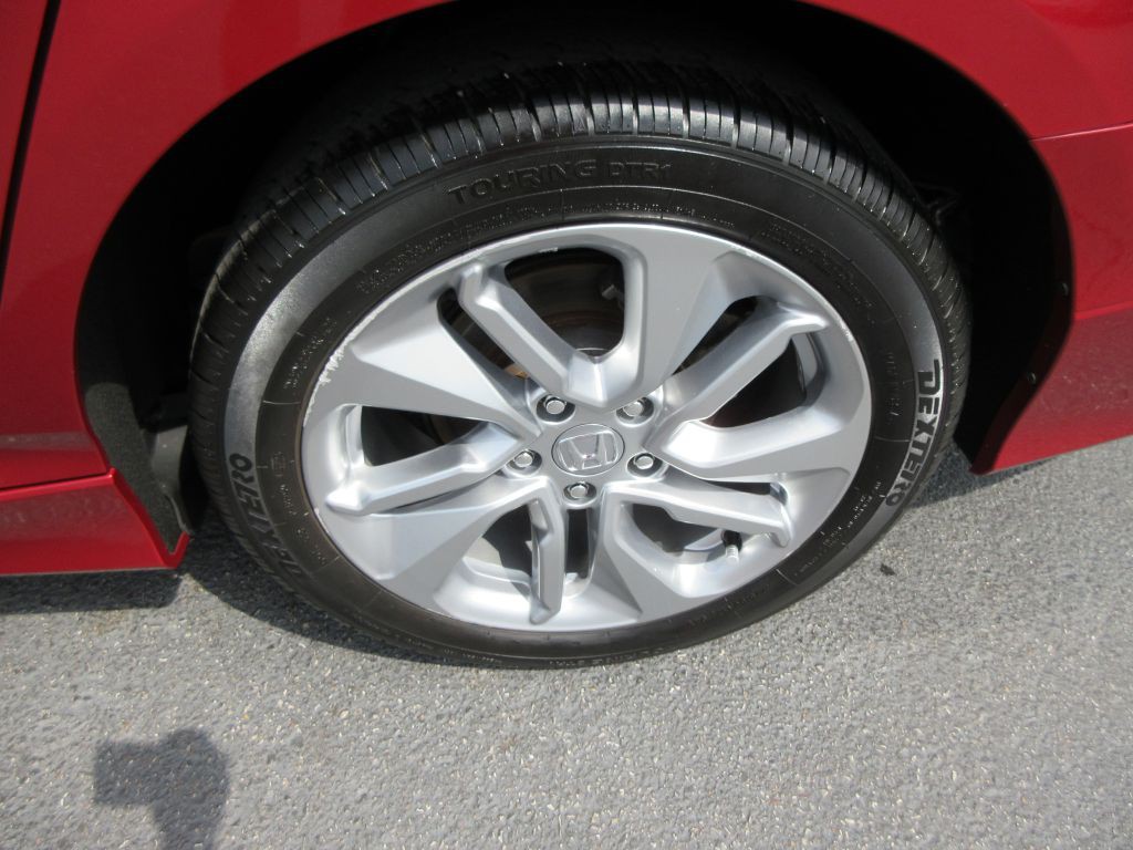 2019 Honda Accord Image 14