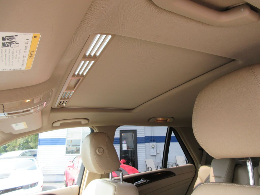 2012 Mercedes-Benz M-Class Image 11