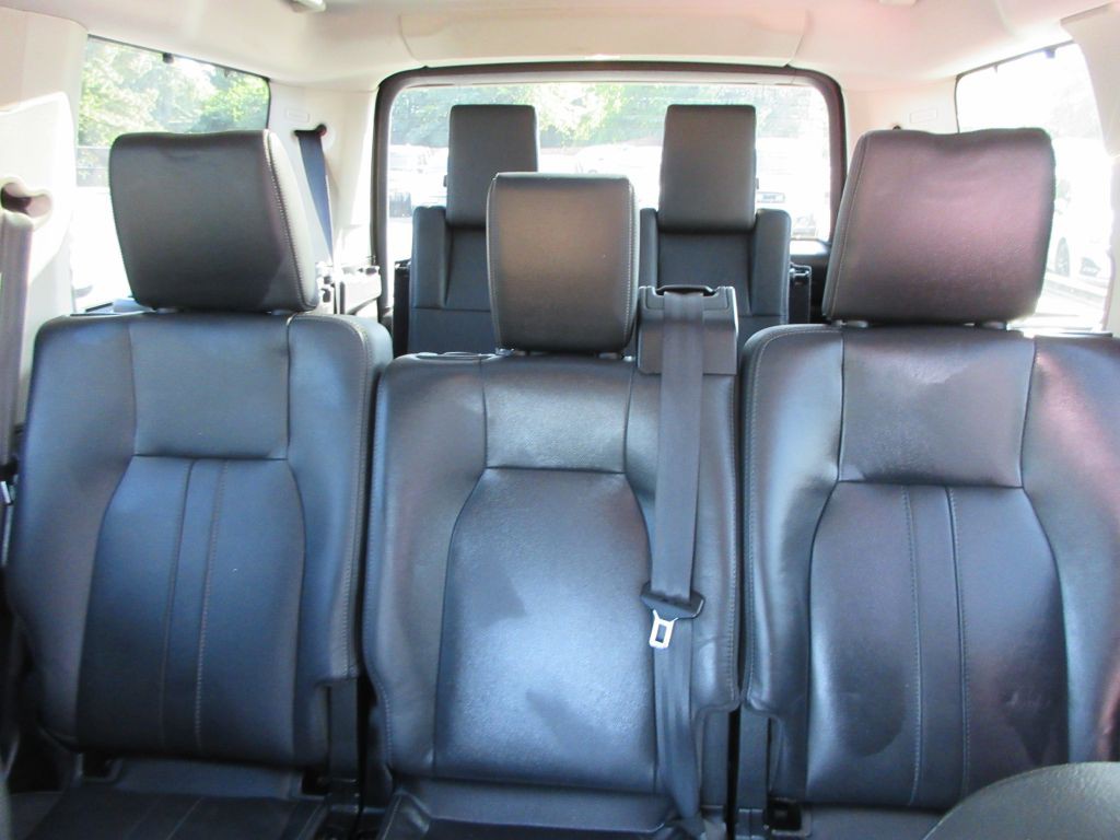 2016 Land Rover LR4 Image 12