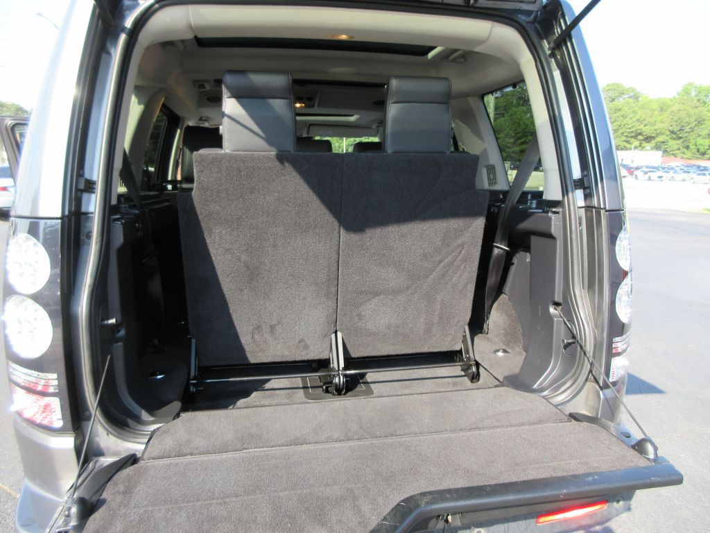 2016 Land Rover LR4 Image 16