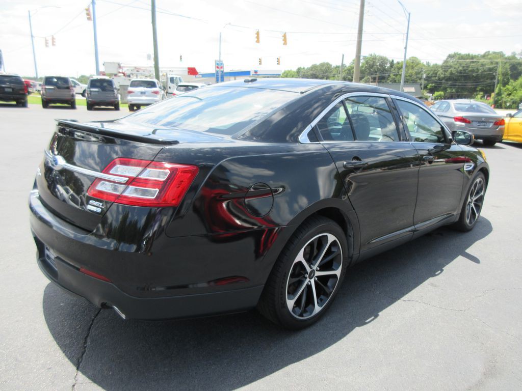 2015 Ford Taurus Image 4