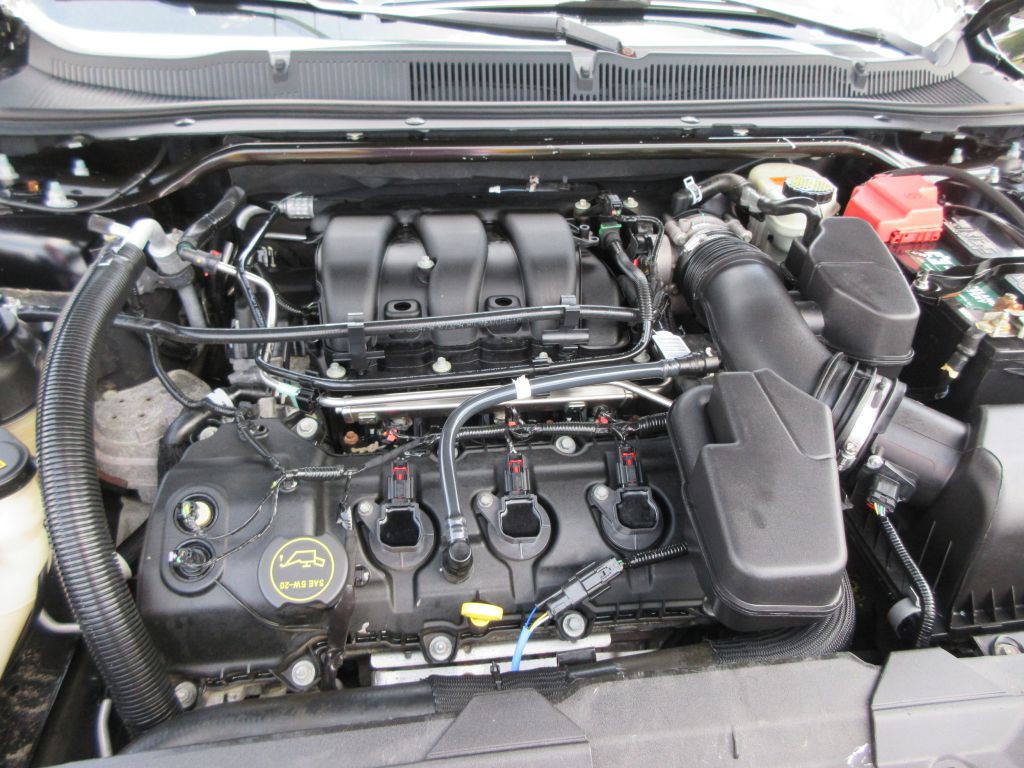 2015 Ford Taurus Image 17