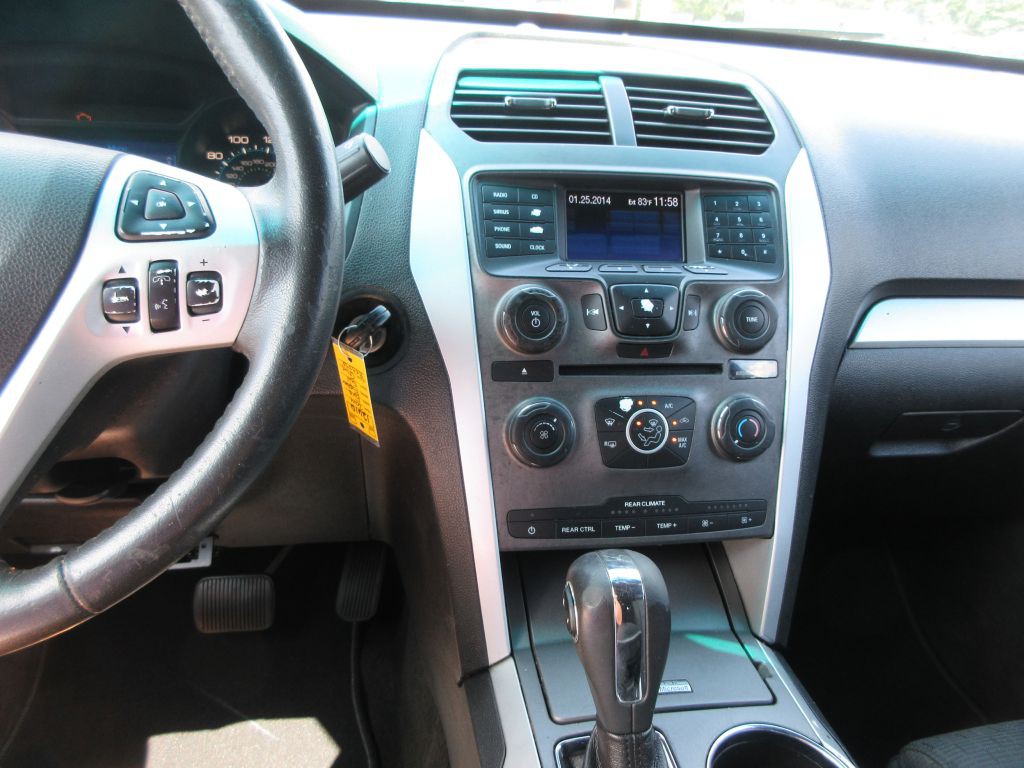 2014 Ford Explorer Image 9