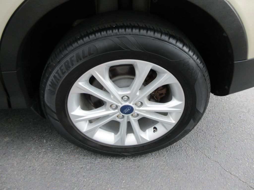 2017 Ford Escape Image 14