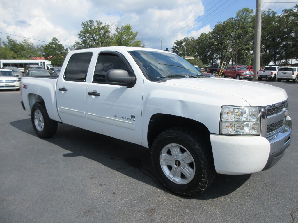 2010 Chevrolet Silverado 1500 Image 3