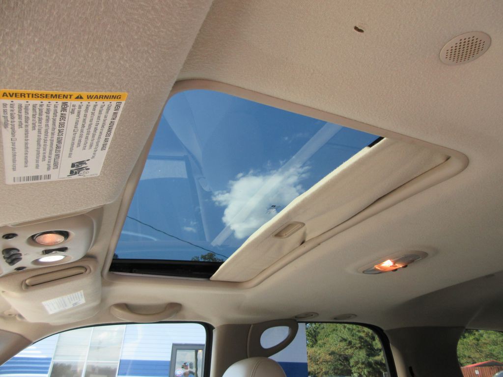 2005 Chevrolet Tahoe Image 11