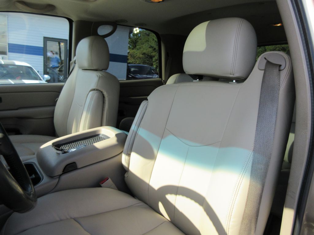 2005 Chevrolet Tahoe Image 12