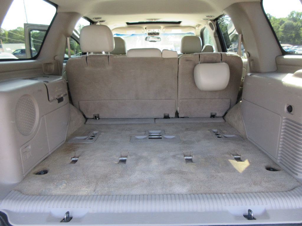 2005 Chevrolet Tahoe Image 16