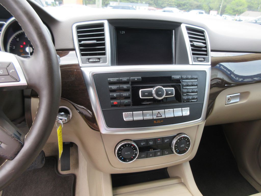 2015 Mercedes-Benz M-Class Image 9
