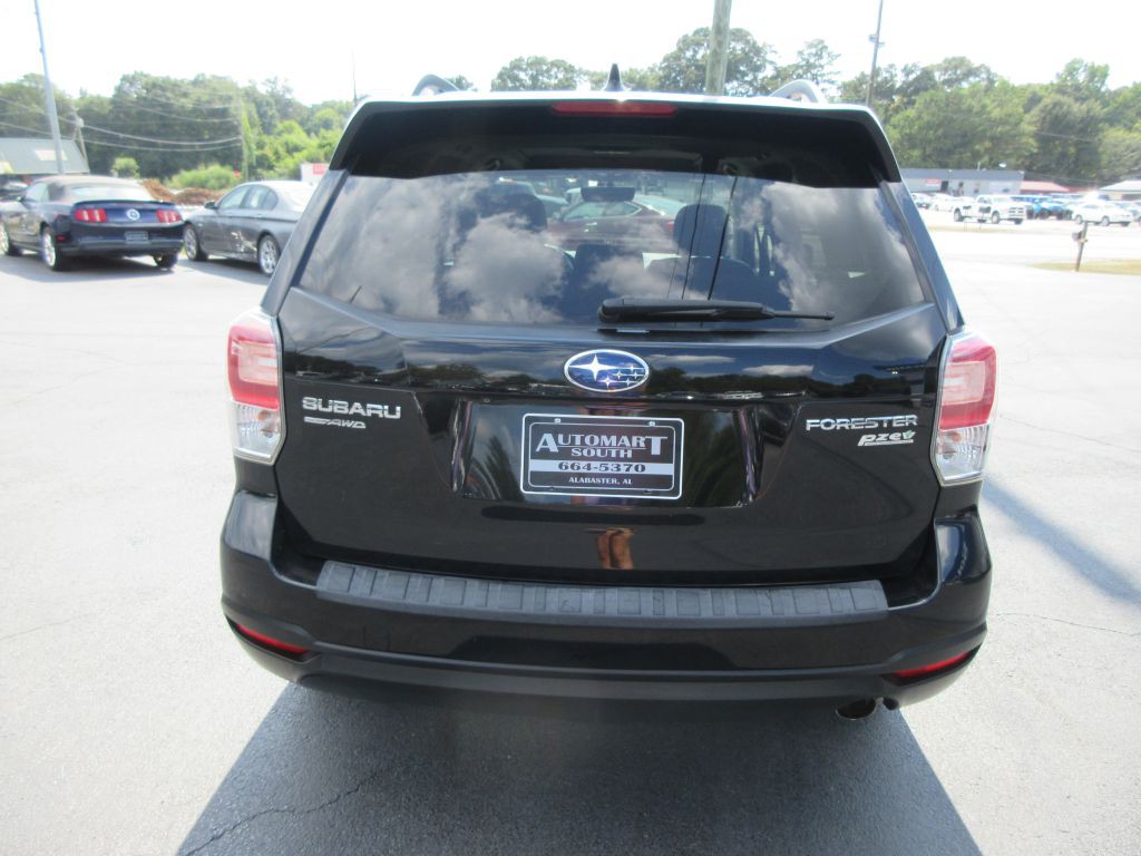 2017 Subaru Forester Image 5