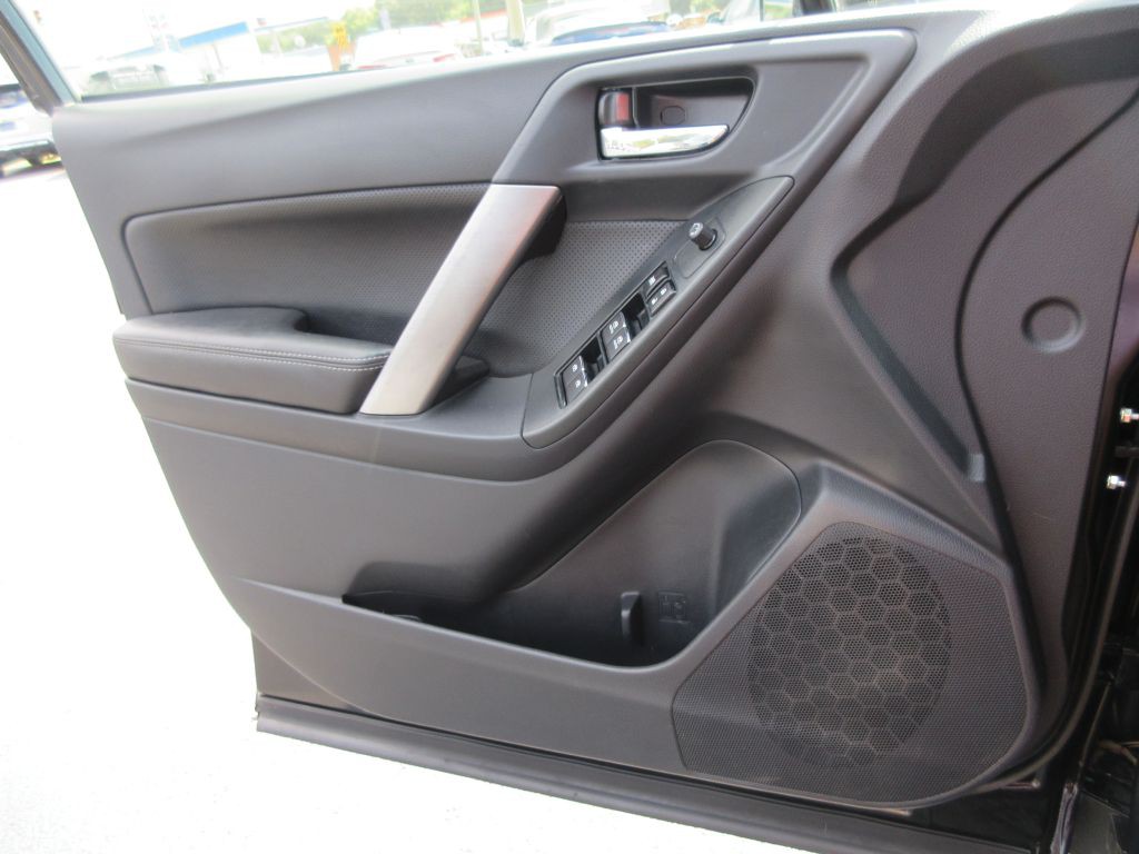 2017 Subaru Forester Image 10