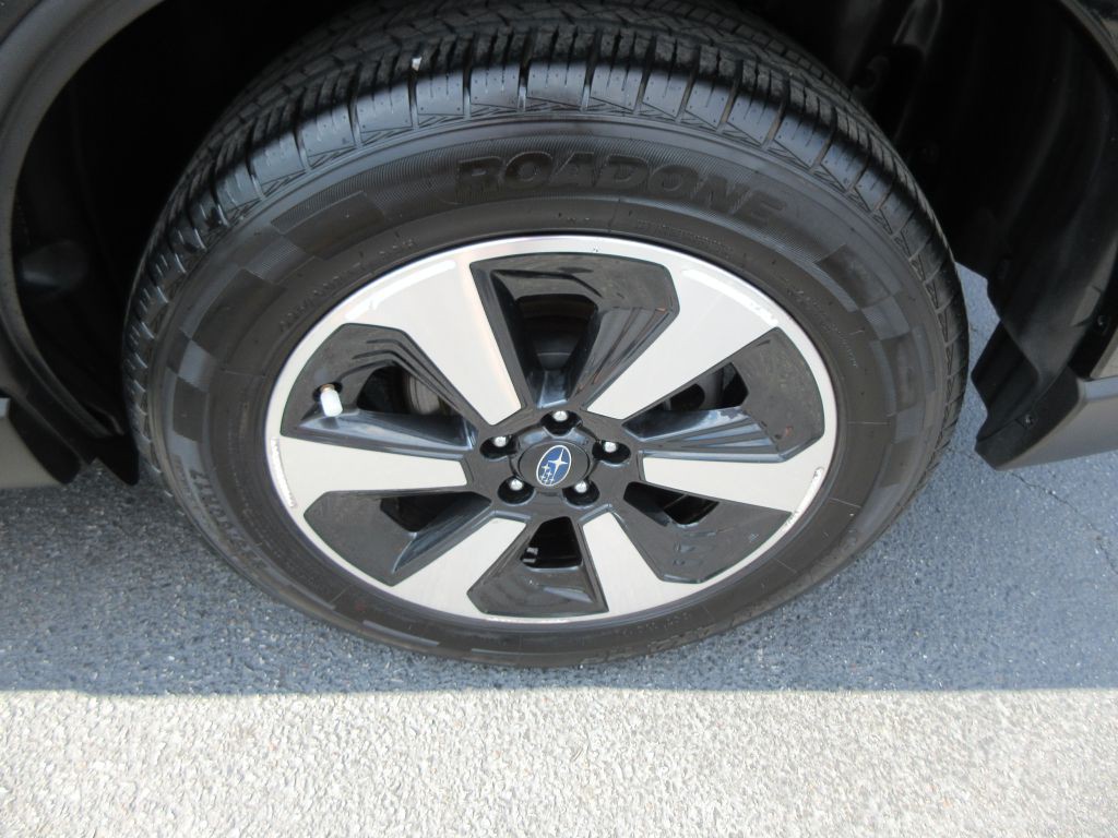2017 Subaru Forester Image 14