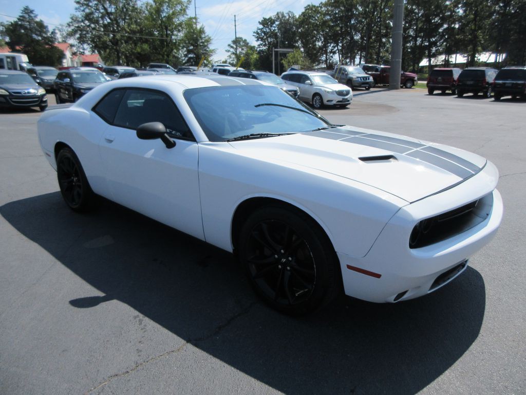 2017 Dodge Challenger Image 3