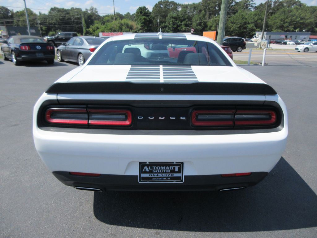 2017 Dodge Challenger Image 5