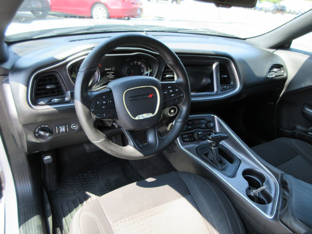 2017 Dodge Challenger Image 7