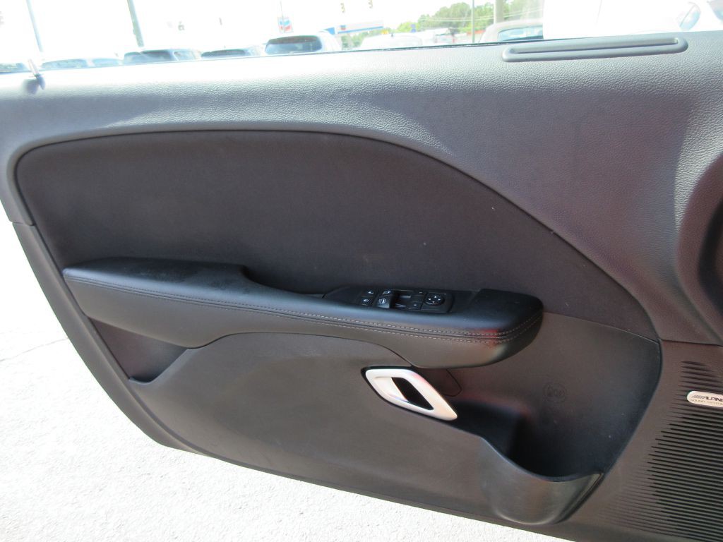 2017 Dodge Challenger Image 10