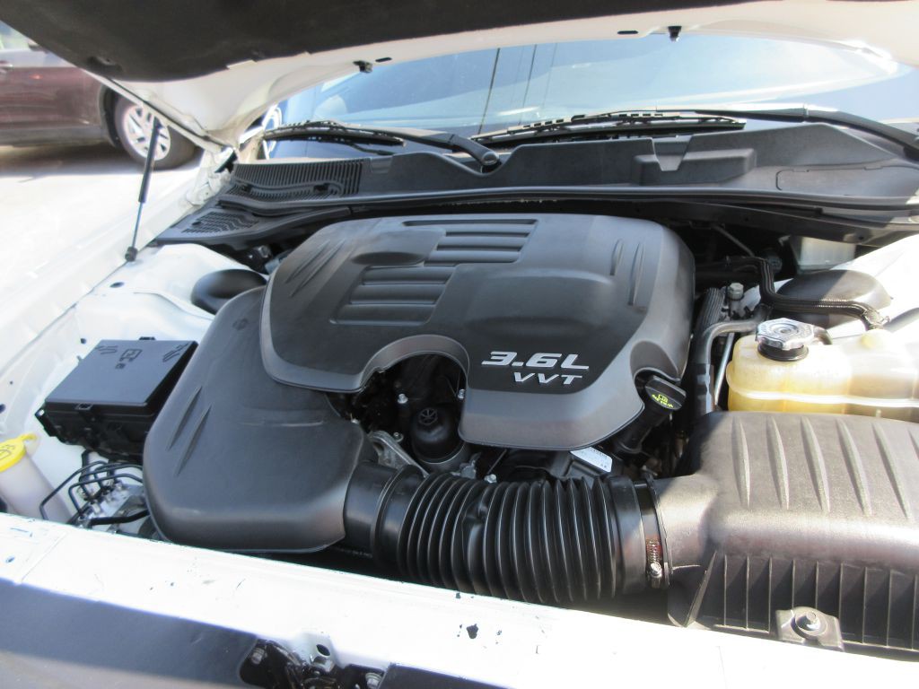 2017 Dodge Challenger Image 16