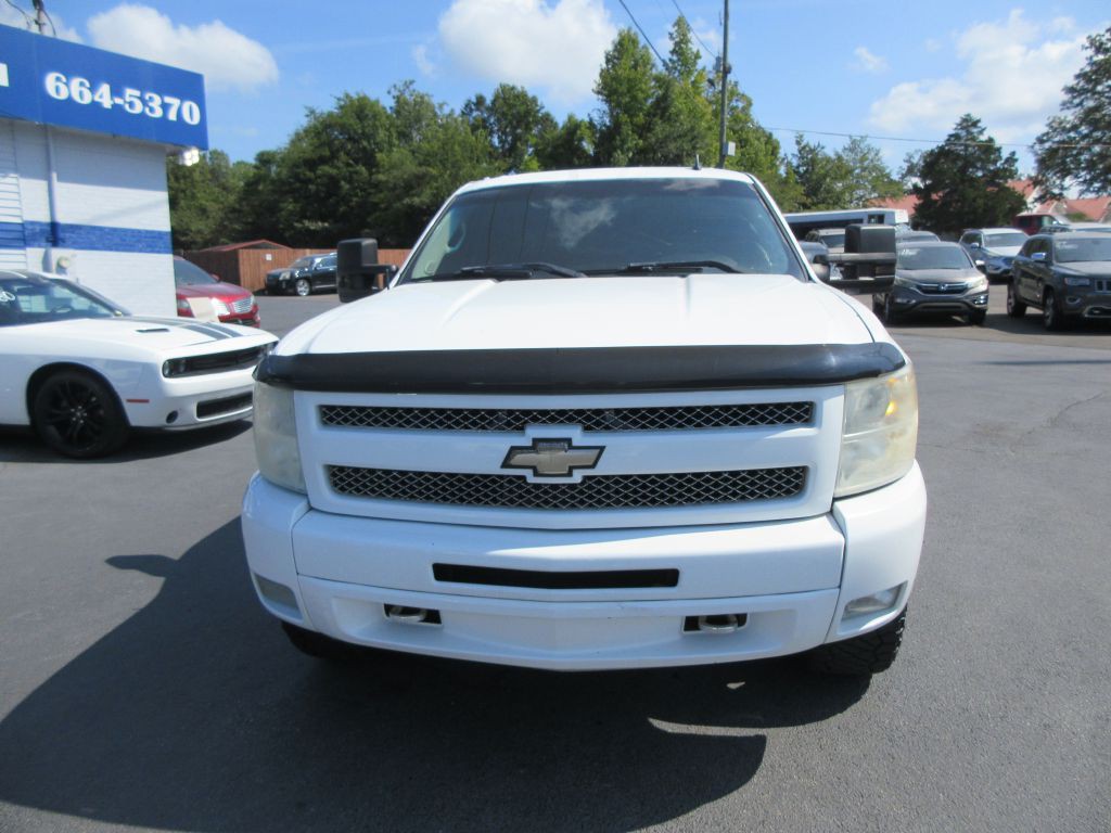 2011 Chevrolet Silverado 1500 Image 2
