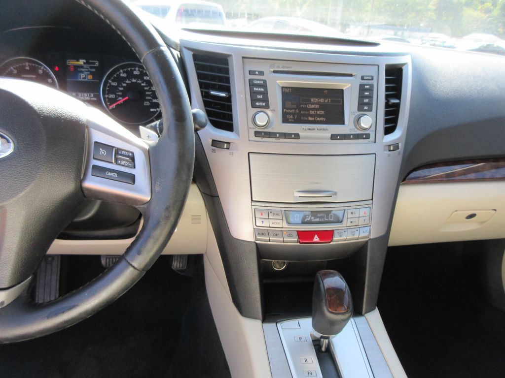 2014 Subaru Legacy Image 9
