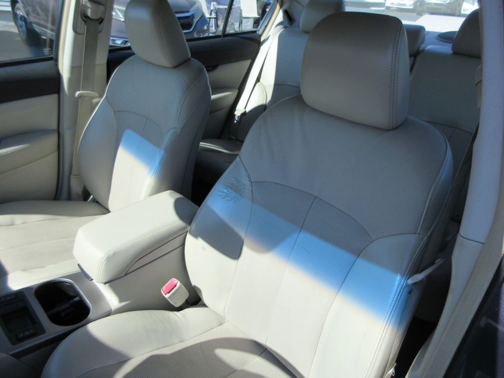 2014 Subaru Legacy Image 12