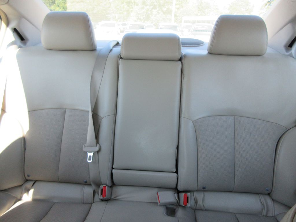 2014 Subaru Legacy Image 13