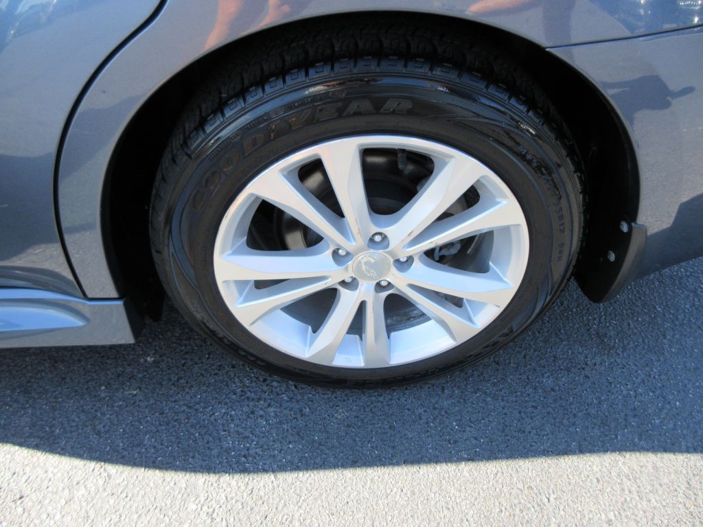 2014 Subaru Legacy Image 15