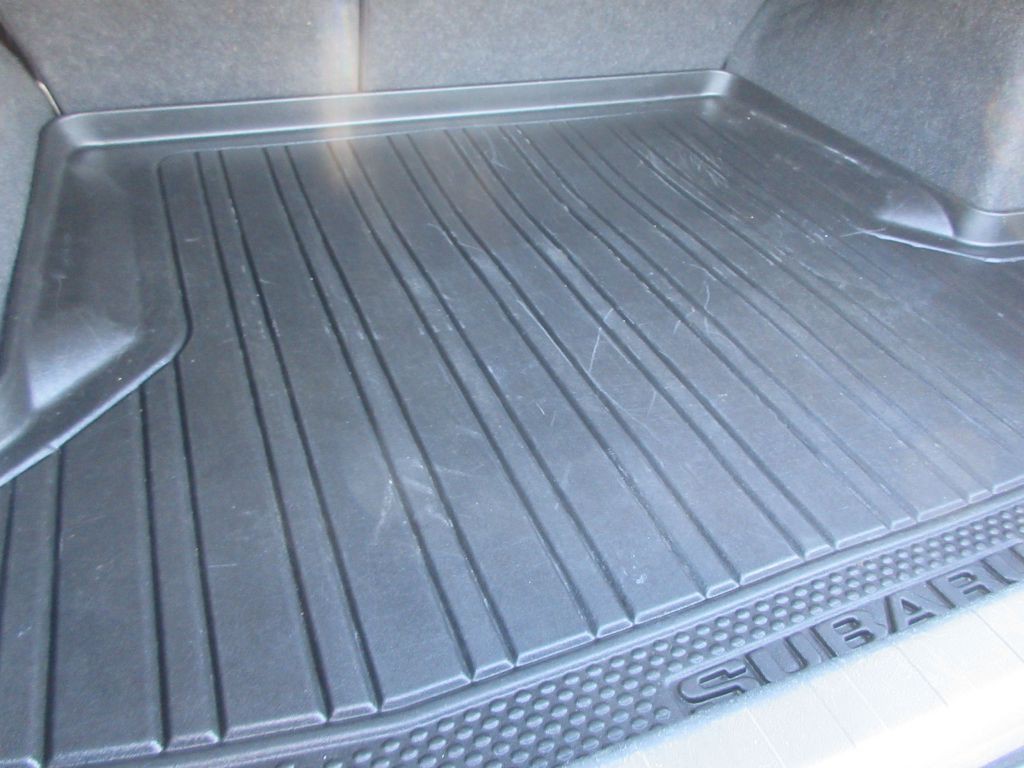 2014 Subaru Legacy Image 16