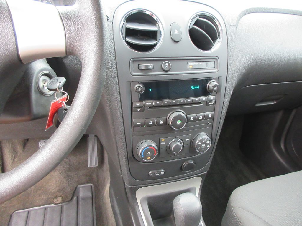 2011 Chevrolet HHR Image 9