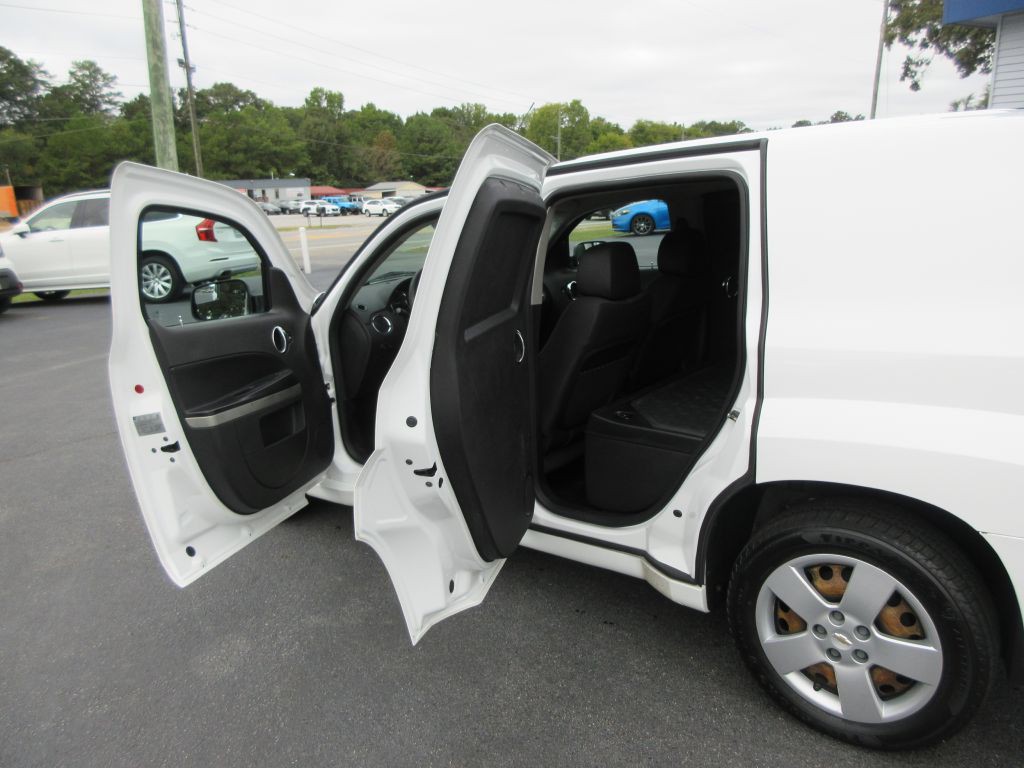 2011 Chevrolet HHR Image 15