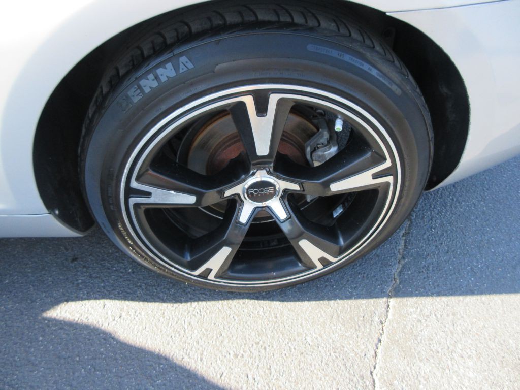 2013 Chevrolet Camaro Image 13