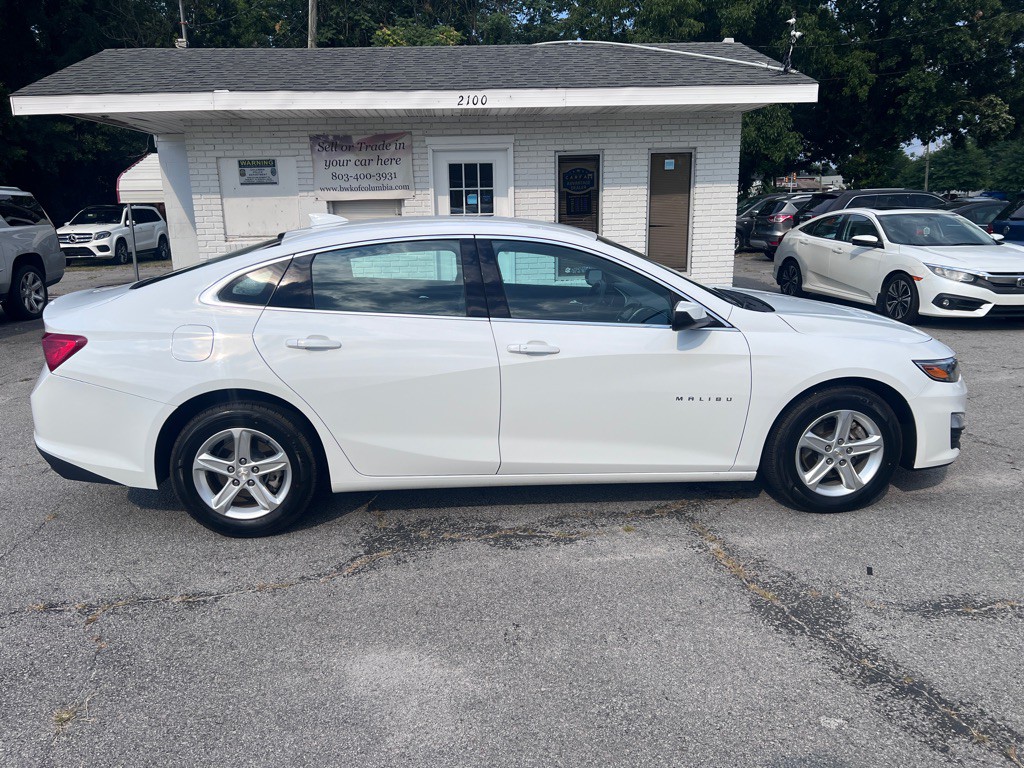 2023 Chevrolet Malibu Image 4