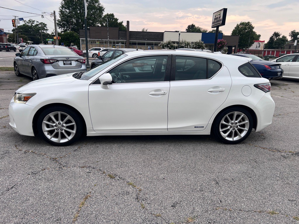 2012 Lexus CT 200h Image 8