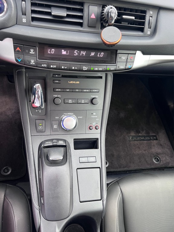2012 Lexus CT 200h Image 13
