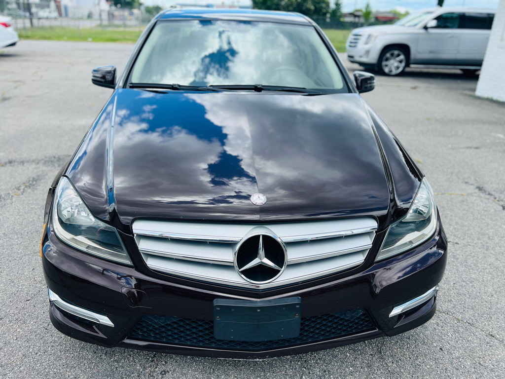 2012 Mercedes-Benz C-Class Image 2