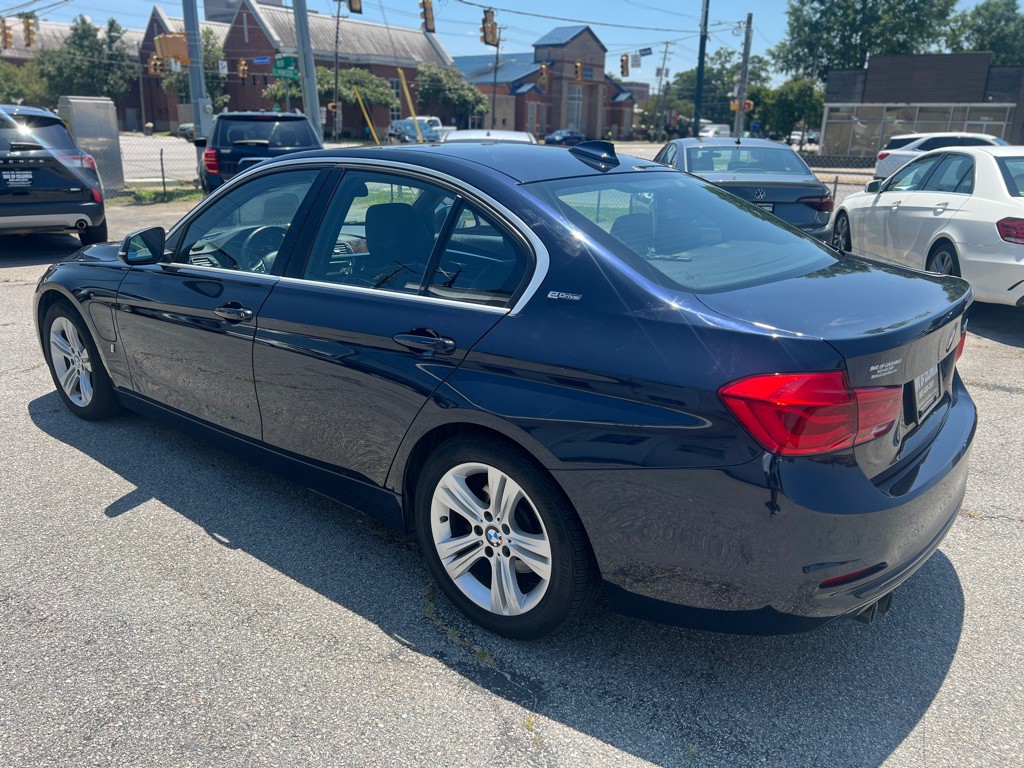 2017 BMW 3 Series Image 7