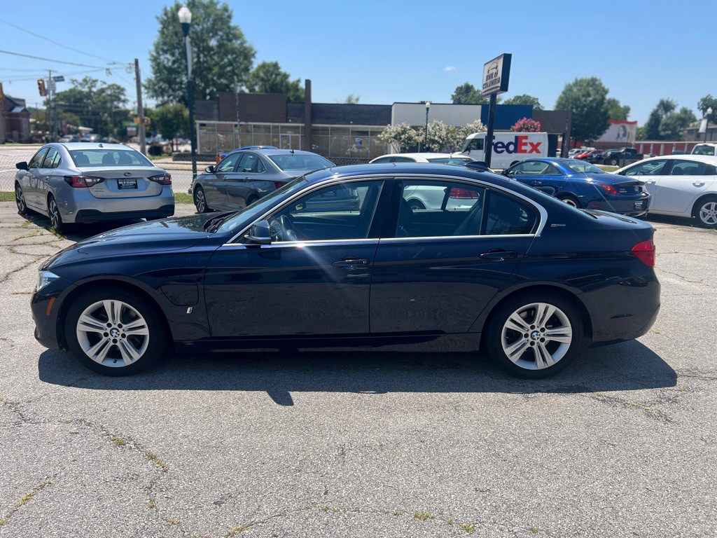 2017 BMW 3 Series Image 8