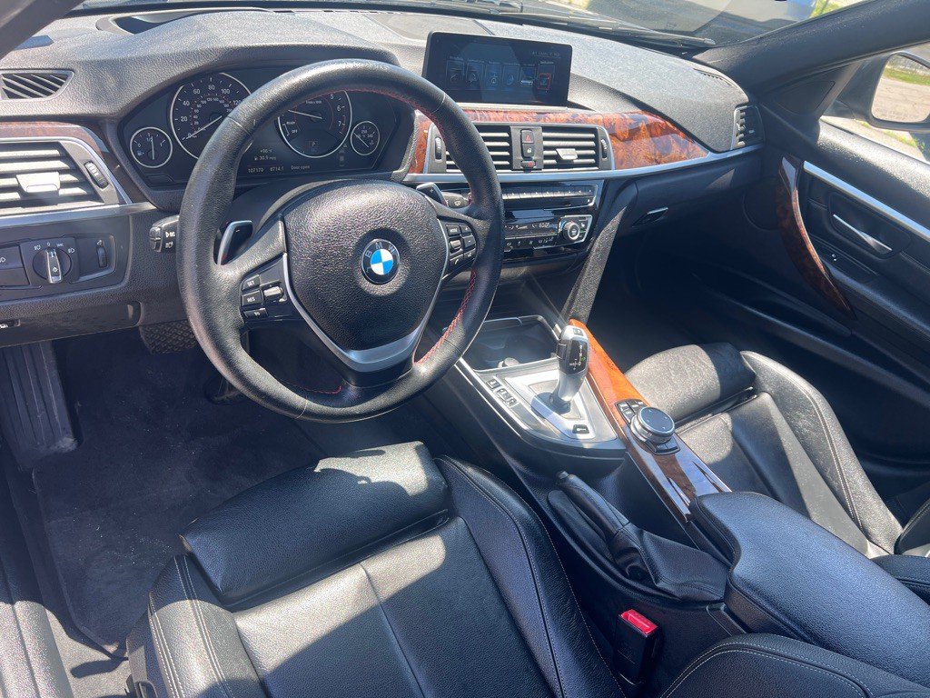 2017 BMW 3 Series Image 11