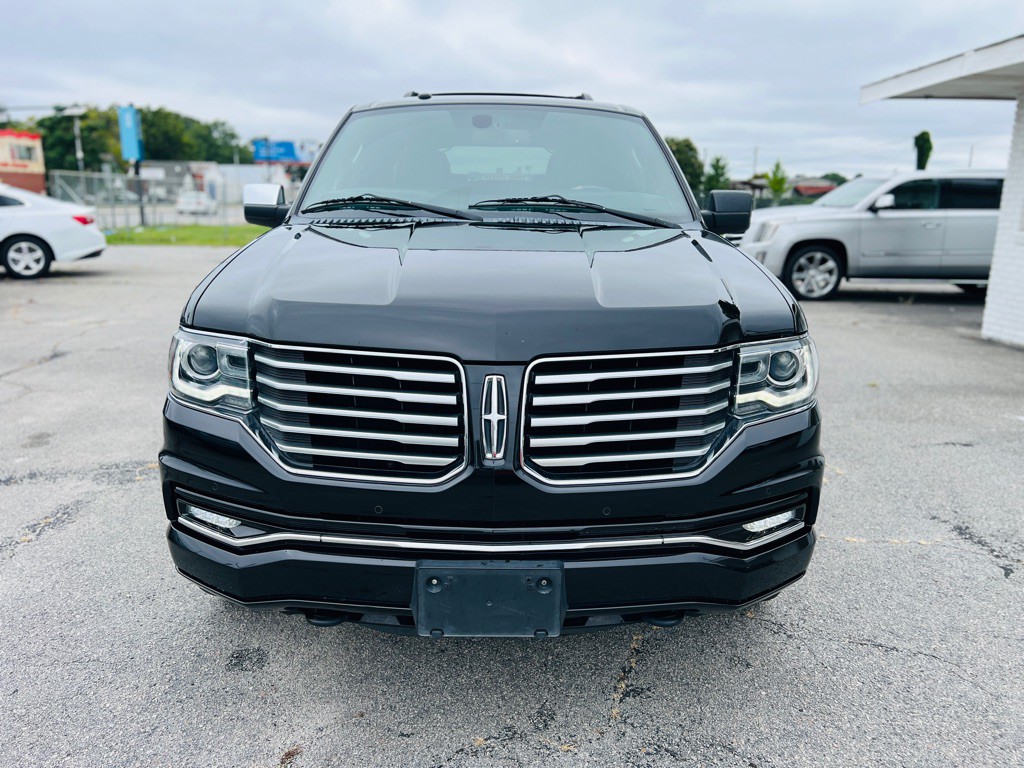 2016 Lincoln Navigator Image 2