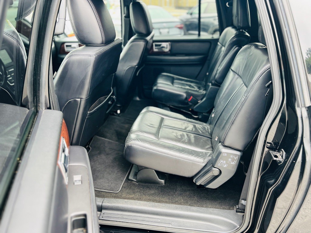 2016 Lincoln Navigator Image 11