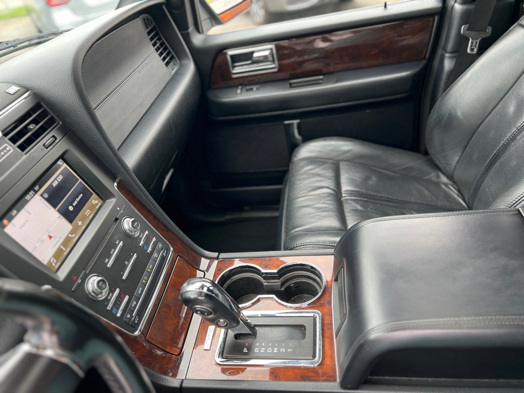 2016 Lincoln Navigator Image 19
