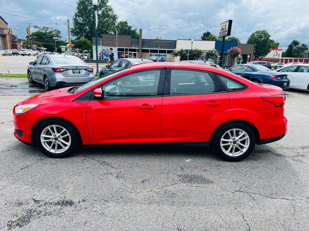 2017 Ford Focus Image 8