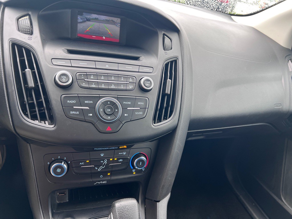 2017 Ford Focus Image 12