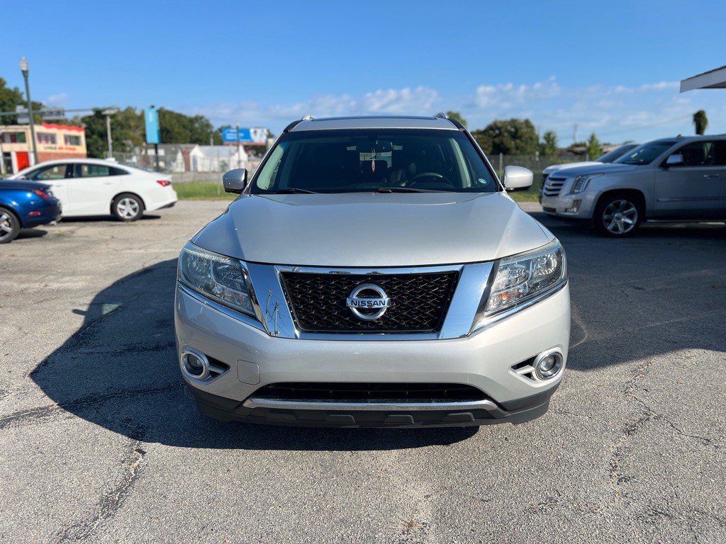 2015 Nissan Pathfinder Image 2