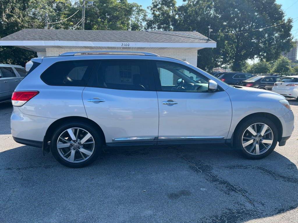2015 Nissan Pathfinder Image 4