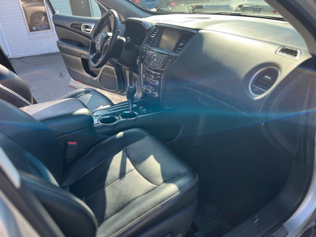 2015 Nissan Pathfinder Image 11