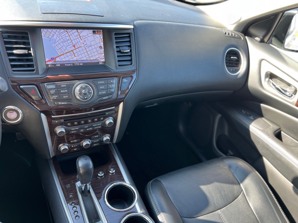 2015 Nissan Pathfinder Image 18