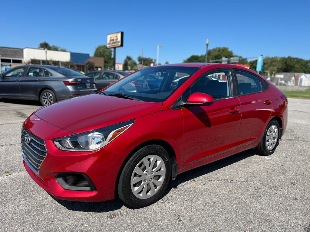 2019 Hyundai Accent Image 1