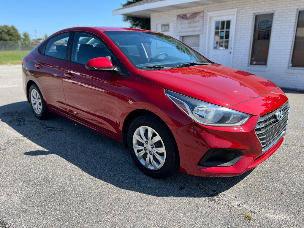 2019 Hyundai Accent Image 3