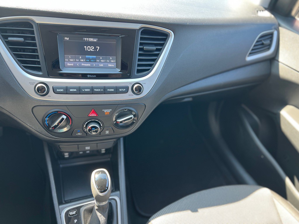 2019 Hyundai Accent Image 12